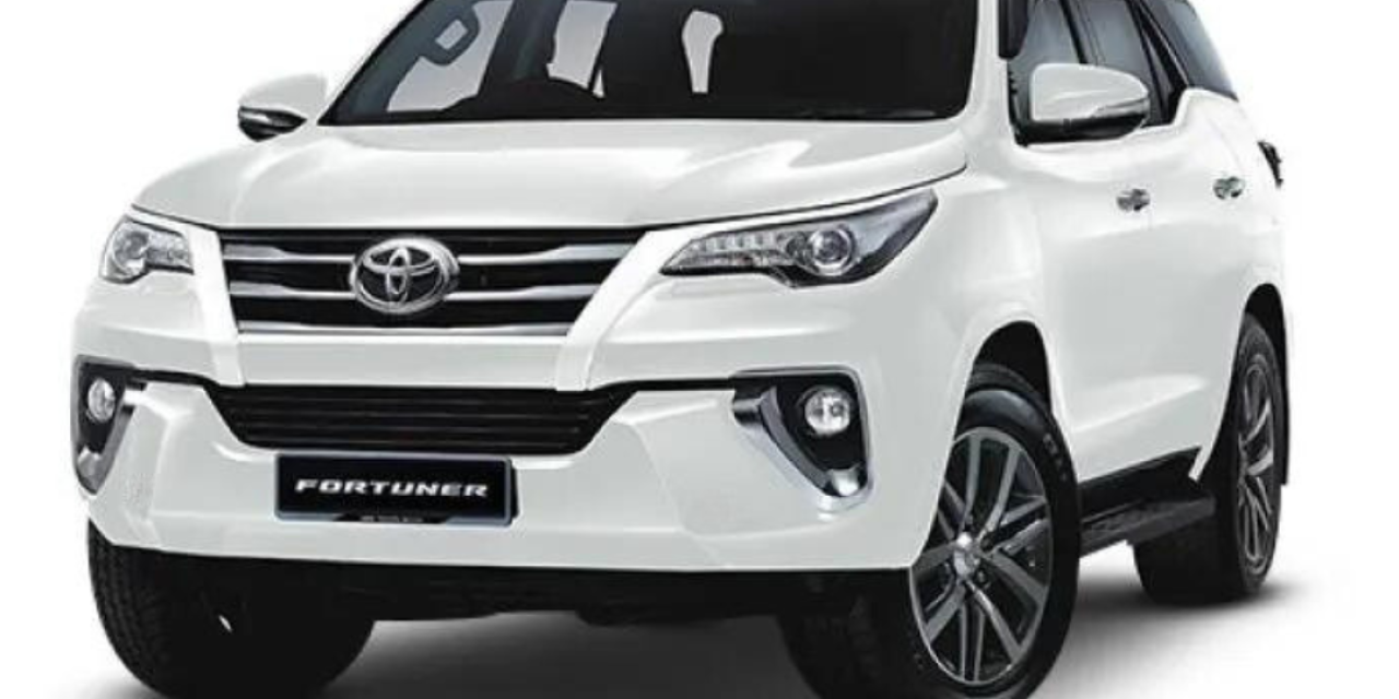 Toyota Fortuner Seat Covers Black Duck® SeatCovers